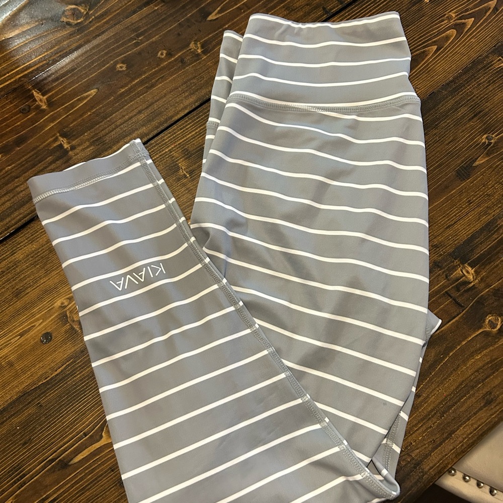 Kiava Gray Striped Leggings
